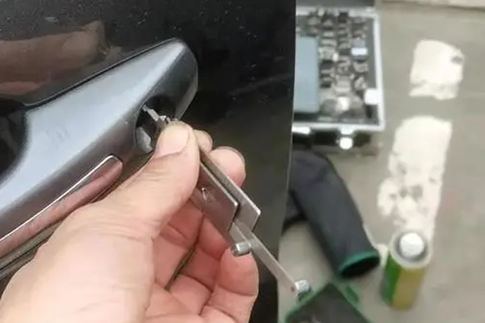 更换汽车锁